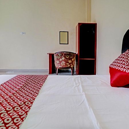 Oyo 90945 Arizon Kost Hotel Jambi Exterior photo